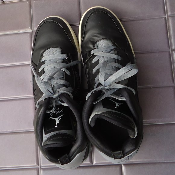 Size 12. Jordan Flight leather basketball  sneakers shoes. main image 9
